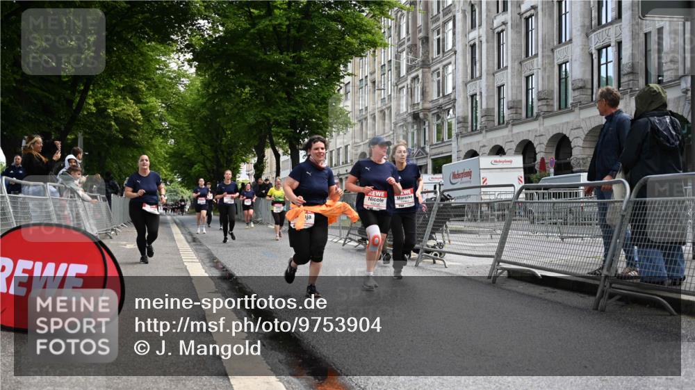 14.06.2026 - REWE Women's Run J. Mangold http://msf.ph/oto/9753904 14.06.2026 10:11:48 Ziel 10036, 10298, 10357, 10620, 10913, 11019, 11317, 11349, 11358 meine-sportfotos.de