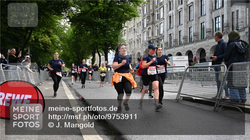 14.06.2026 - REWE Women's Run J. Mangold http://msf.ph/oto/9753911 14.06.2026 10:11:48 Ziel 10036, 10298, 10357, 10620, 10913, 11019, 11317, 11349, 11358 meine-sportfotos.de