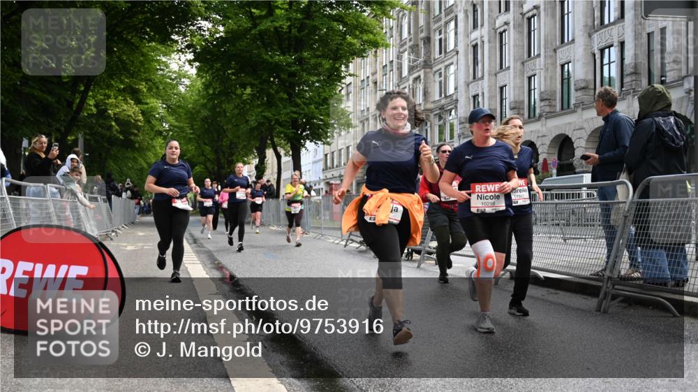 14.06.2026 - REWE Women's Run J. Mangold http://msf.ph/oto/9753916 14.06.2026 10:11:49 Ziel 10036, 10298, 10357, 10620, 10913, 11019, 11317, 11349, 11358 meine-sportfotos.de