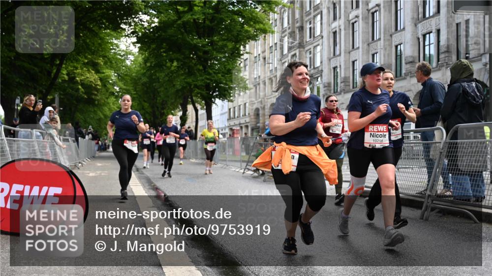 14.06.2026 - REWE Women's Run J. Mangold http://msf.ph/oto/9753919 14.06.2026 10:11:49 Ziel 10036, 10298, 10357, 10620, 10913, 11019, 11317, 11349, 11358 meine-sportfotos.de