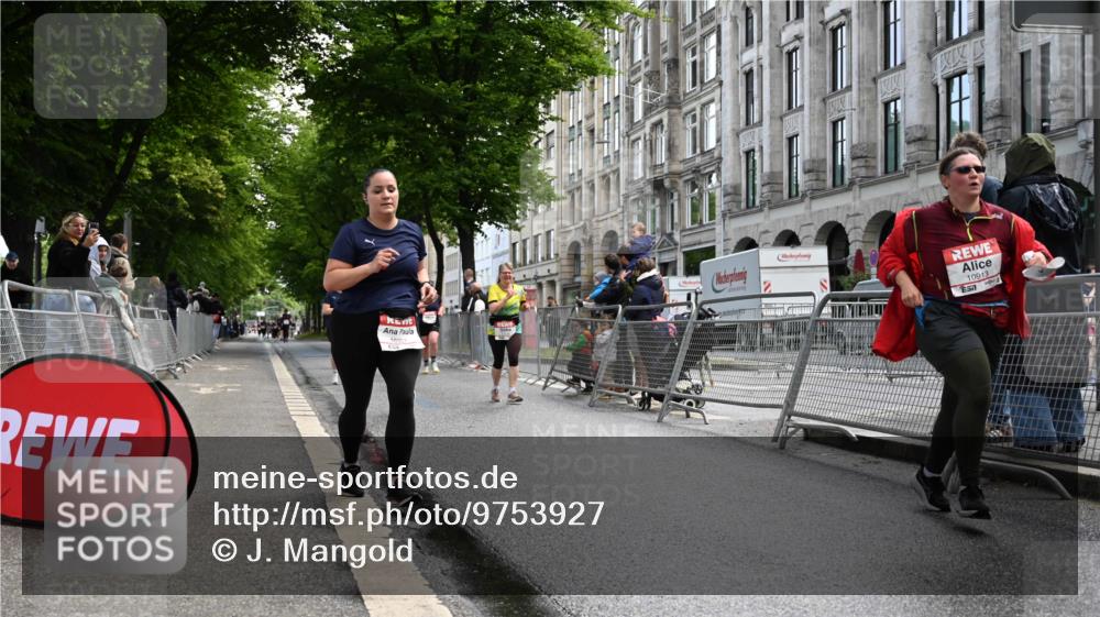 14.06.2026 - REWE Women's Run J. Mangold http://msf.ph/oto/9753927 14.06.2026 10:11:50 Ziel 10036, 10298, 10357, 10620, 10795, 10913, 11019, 11142, 11317, 11349, 11358 meine-sportfotos.de