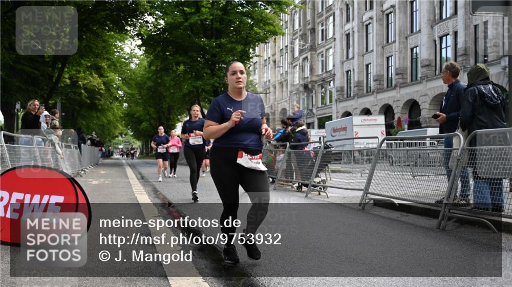 14.06.2026 - REWE Women's Run J. Mangold http://msf.ph/oto/9753932 14.06.2026 10:11:51 Ziel 10036, 10298, 10357, 10795, 10913, 11012, 11019, 11142, 11317, 11349, 11358 meine-sportfotos.de
