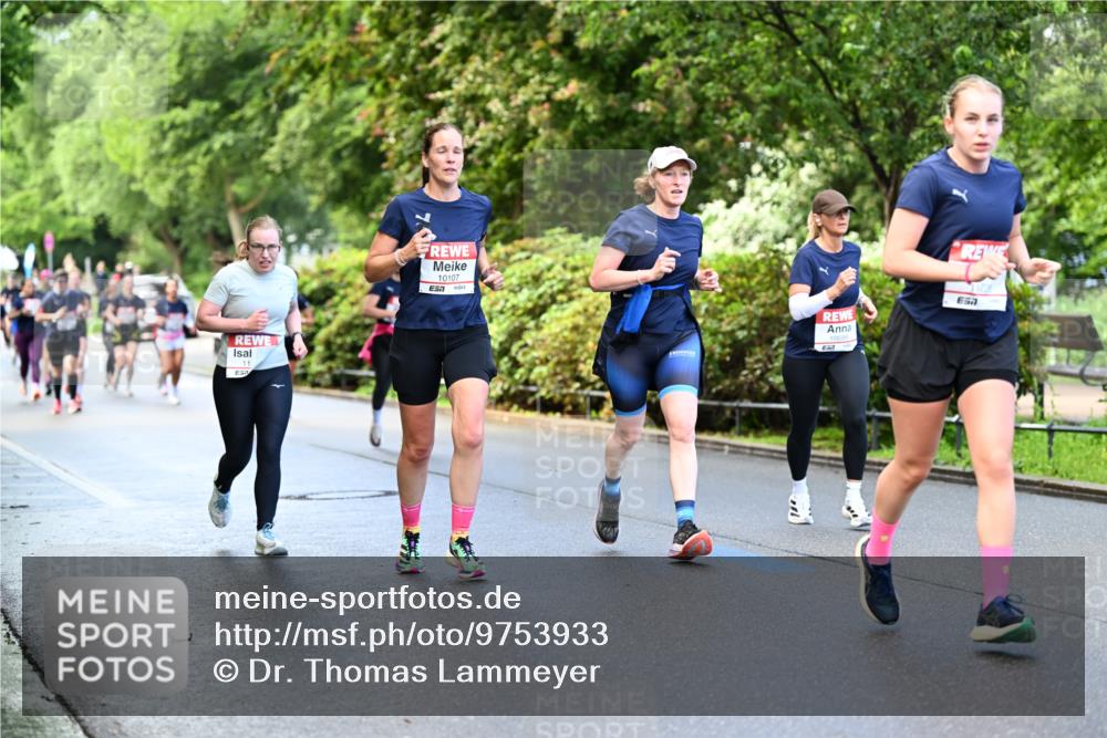 14.06.2026 - REWE Women's Run Dr. Thomas Lammeyer http://msf.ph/oto/9753933 14.06.2026 09:17:05 Laufen 11, 10107, 57 meine-sportfotos.de