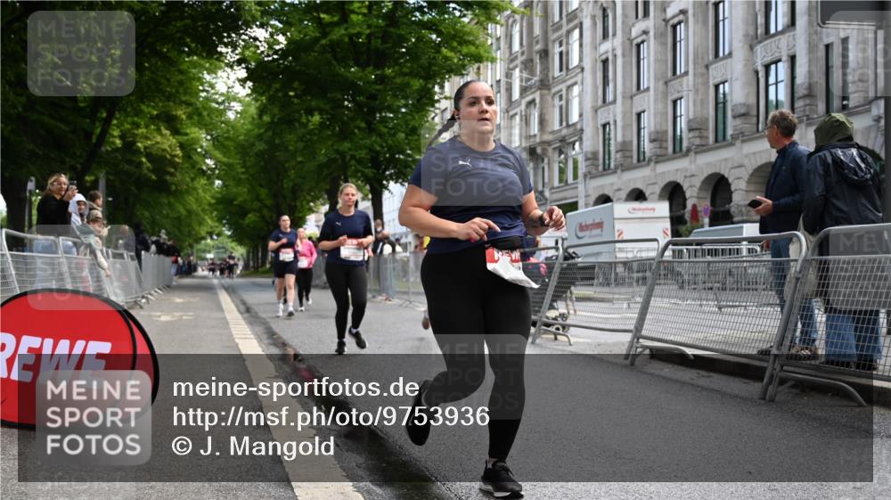 14.06.2026 - REWE Women's Run J. Mangold http://msf.ph/oto/9753936 14.06.2026 10:11:51 Ziel 10036, 10298, 10357, 10795, 10913, 11012, 11019, 11142, 11317, 11349, 11358 meine-sportfotos.de