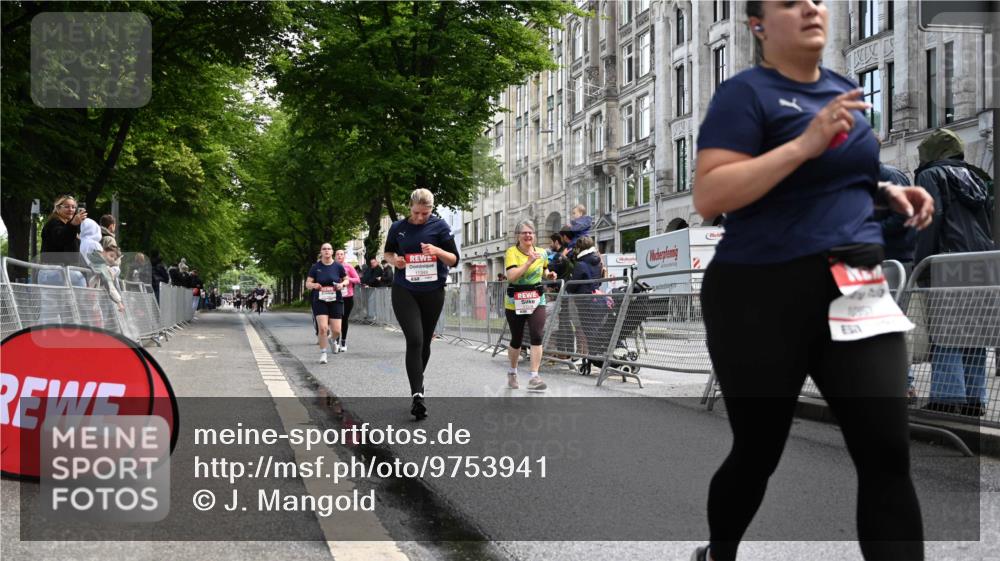14.06.2026 - REWE Women's Run J. Mangold http://msf.ph/oto/9753941 14.06.2026 10:11:51 Ziel 10036, 10298, 10357, 10795, 10913, 11012, 11019, 11142, 11317, 11349, 11358 meine-sportfotos.de