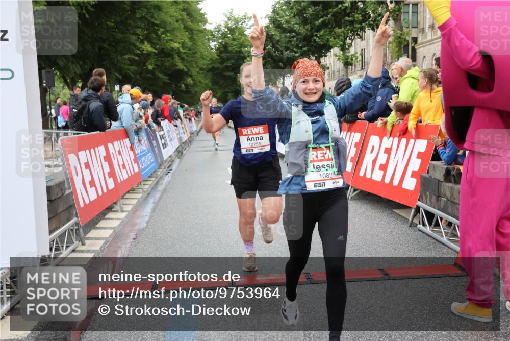 14.06.2026 - REWE Women's Run Strokosch-Dieckow http://msf.ph/oto/9753964 14.06.2026 09:48:29 Ziel 10755, 10827, 10843, 10935, 11097, 11351 meine-sportfotos.de