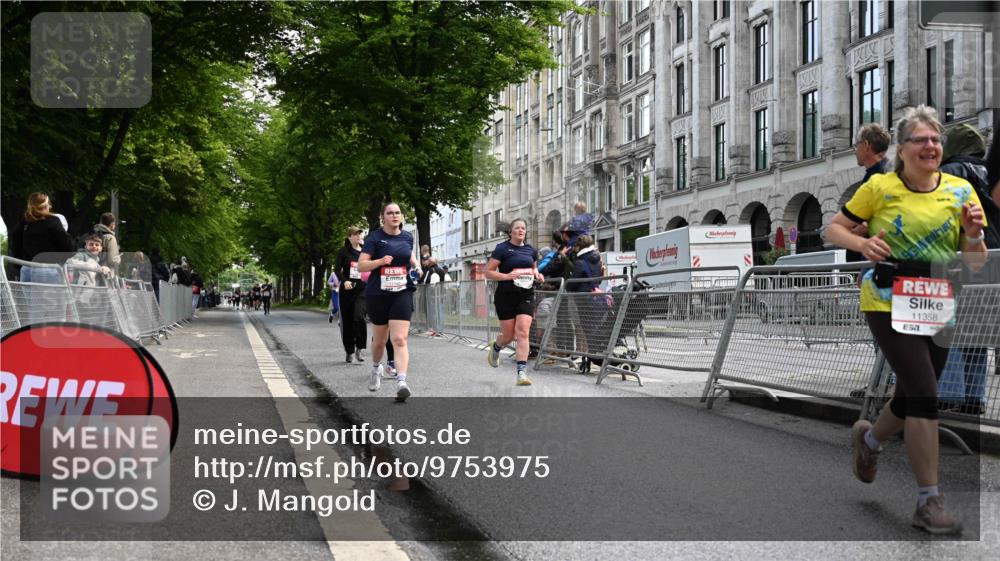 14.06.2026 - REWE Women's Run J. Mangold http://msf.ph/oto/9753975 14.06.2026 10:11:54 Ziel 10357, 10710, 10795, 10913, 11012, 11142, 11349, 11358 meine-sportfotos.de