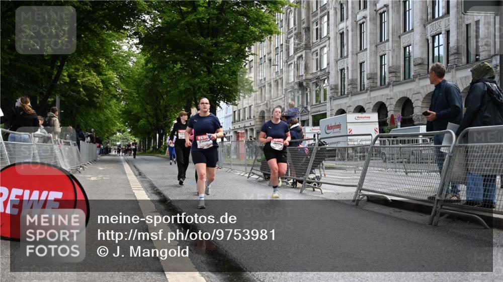 14.06.2026 - REWE Women's Run J. Mangold http://msf.ph/oto/9753981 14.06.2026 10:11:54 Ziel 10357, 10710, 10795, 10913, 11012, 11142, 11349, 11358 meine-sportfotos.de