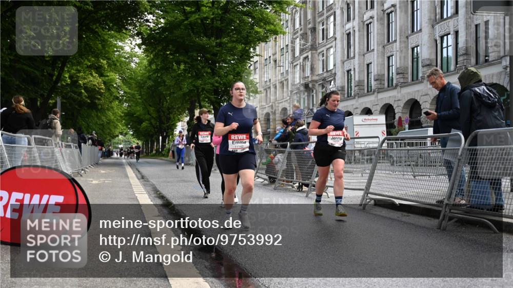 14.06.2026 - REWE Women's Run J. Mangold http://msf.ph/oto/9753992 14.06.2026 10:11:55 Ziel 10357, 10710, 10795, 11012, 11142, 11349, 11358 meine-sportfotos.de