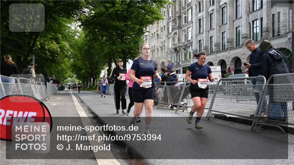 14.06.2026 - REWE Women's Run J. Mangold http://msf.ph/oto/9753994 14.06.2026 10:11:55 Ziel 10357, 10710, 10795, 11012, 11142, 11349, 11358 meine-sportfotos.de