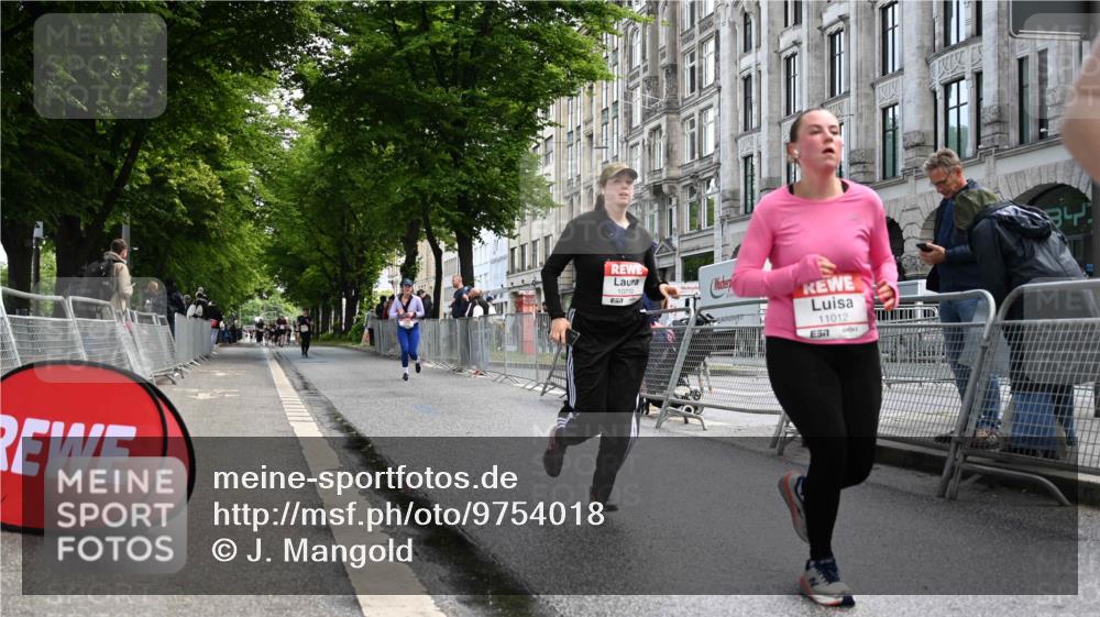 14.06.2026 - REWE Women's Run J. Mangold http://msf.ph/oto/9754018 14.06.2026 10:11:57 Ziel 10710, 10795, 11012, 11142, 11349, 11358 meine-sportfotos.de