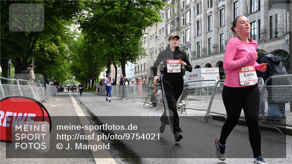14.06.2026 - REWE Women's Run J. Mangold http://msf.ph/oto/9754021 14.06.2026 10:11:57 Ziel 10710, 10795, 11012, 11142, 11349, 11358 meine-sportfotos.de