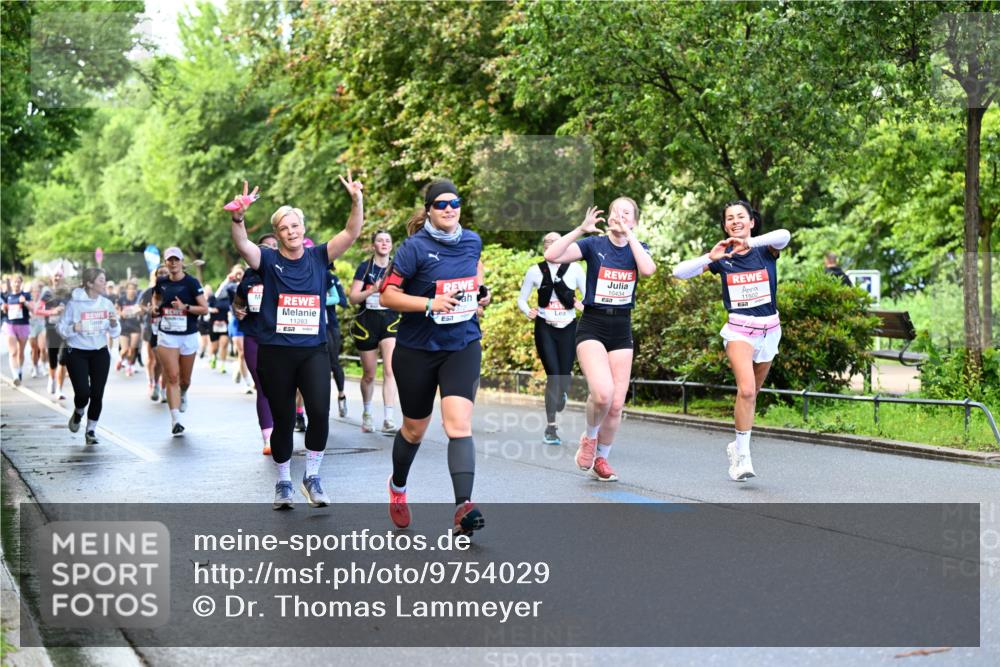 14.06.2026 - REWE Women's Run Dr. Thomas Lammeyer http://msf.ph/oto/9754029 14.06.2026 09:17:13 Laufen 11283, 57, 10434, 11502, 57 meine-sportfotos.de
