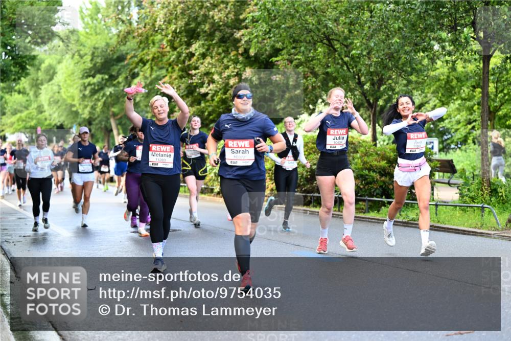 14.06.2026 - REWE Women's Run Dr. Thomas Lammeyer http://msf.ph/oto/9754035 14.06.2026 09:17:13 Laufen 11283, 10372, 10434, 7, 11502 meine-sportfotos.de