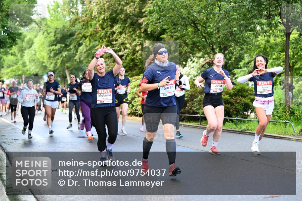 14.06.2026 - REWE Women's Run Dr. Thomas Lammeyer http://msf.ph/oto/9754037 14.06.2026 09:17:14 Laufen 11283, 57, 10372, 7, 10434, 517, 11502 meine-sportfotos.de