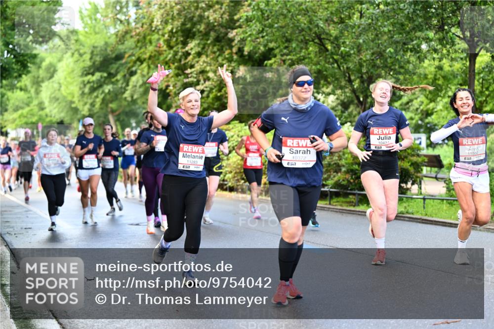 14.06.2026 - REWE Women's Run Dr. Thomas Lammeyer http://msf.ph/oto/9754042 14.06.2026 09:17:14 Laufen 11283, 57, 10372, 57, 1043, 57, 11502 meine-sportfotos.de
