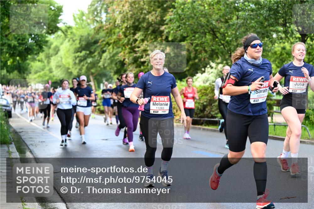 14.06.2026 - REWE Women's Run Dr. Thomas Lammeyer http://msf.ph/oto/9754045 14.06.2026 09:17:14 Laufen 11283, 7, 10372, 57, 10434 meine-sportfotos.de