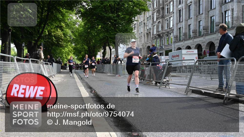 14.06.2026 - REWE Women's Run J. Mangold http://msf.ph/oto/9754074 14.06.2026 10:12:19 Ziel 10516, 10564 meine-sportfotos.de