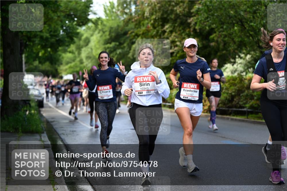14.06.2026 - REWE Women's Run Dr. Thomas Lammeyer http://msf.ph/oto/9754078 14.06.2026 09:17:17 Laufen 10236, 857, 10343, 57, 11167, 7, 0838 meine-sportfotos.de