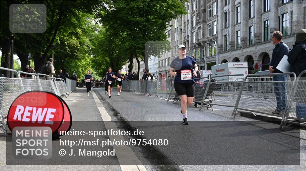 14.06.2026 - REWE Women's Run J. Mangold http://msf.ph/oto/9754080 14.06.2026 10:12:19 Ziel 10516, 10564 meine-sportfotos.de