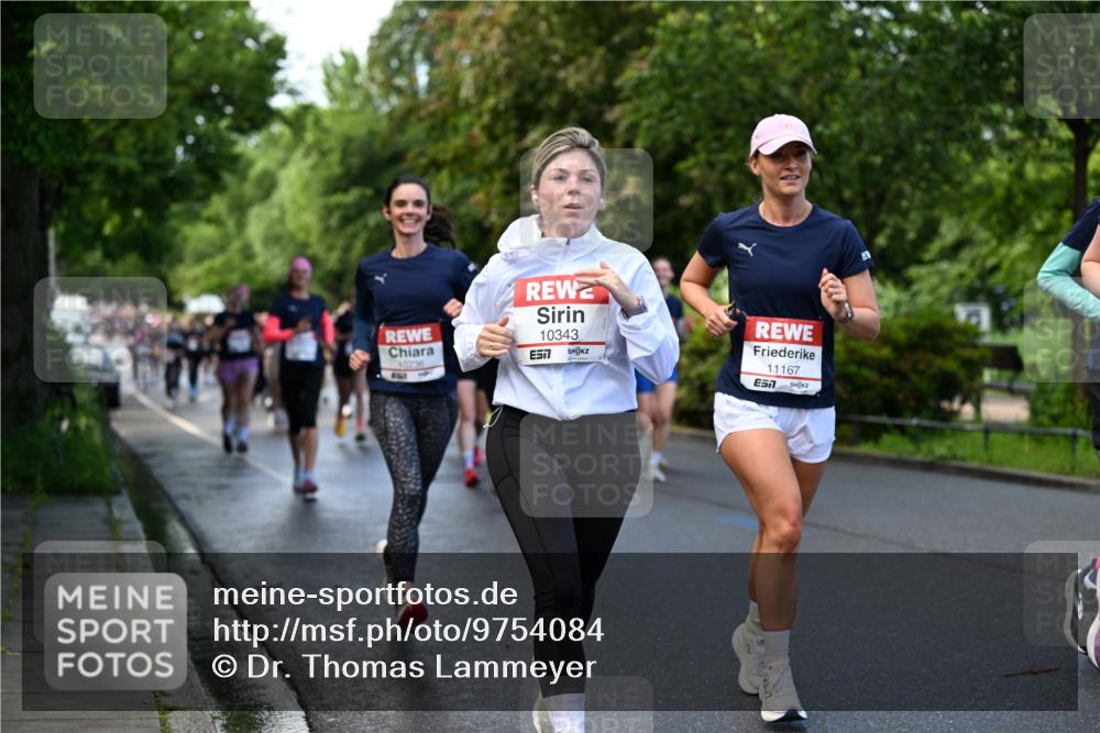 14.06.2026 - REWE Women's Run Dr. Thomas Lammeyer http://msf.ph/oto/9754084 14.06.2026 09:17:18 Laufen 10343, 10236, 11167, 517 meine-sportfotos.de