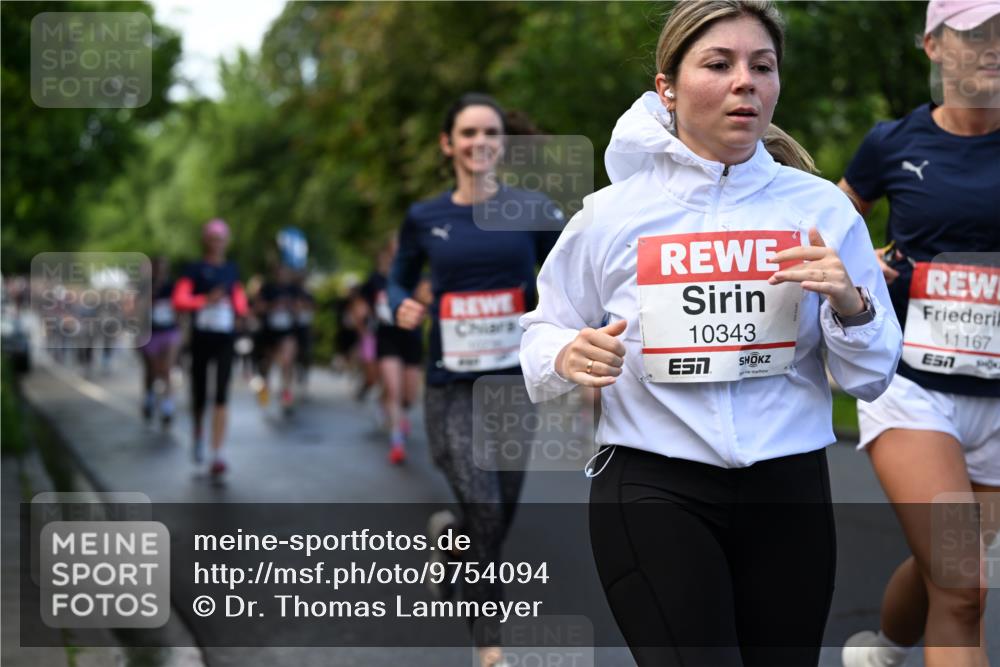 14.06.2026 - REWE Women's Run Dr. Thomas Lammeyer http://msf.ph/oto/9754094 14.06.2026 09:17:19 Laufen 10343, 7, 11167, 7 meine-sportfotos.de