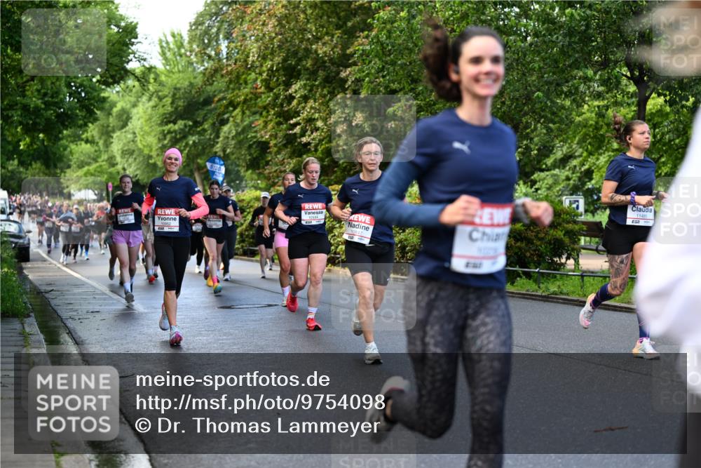 14.06.2026 - REWE Women's Run Dr. Thomas Lammeyer http://msf.ph/oto/9754098 14.06.2026 09:17:19 Laufen 5, 30, 10952, 10847, 201, 11485 meine-sportfotos.de