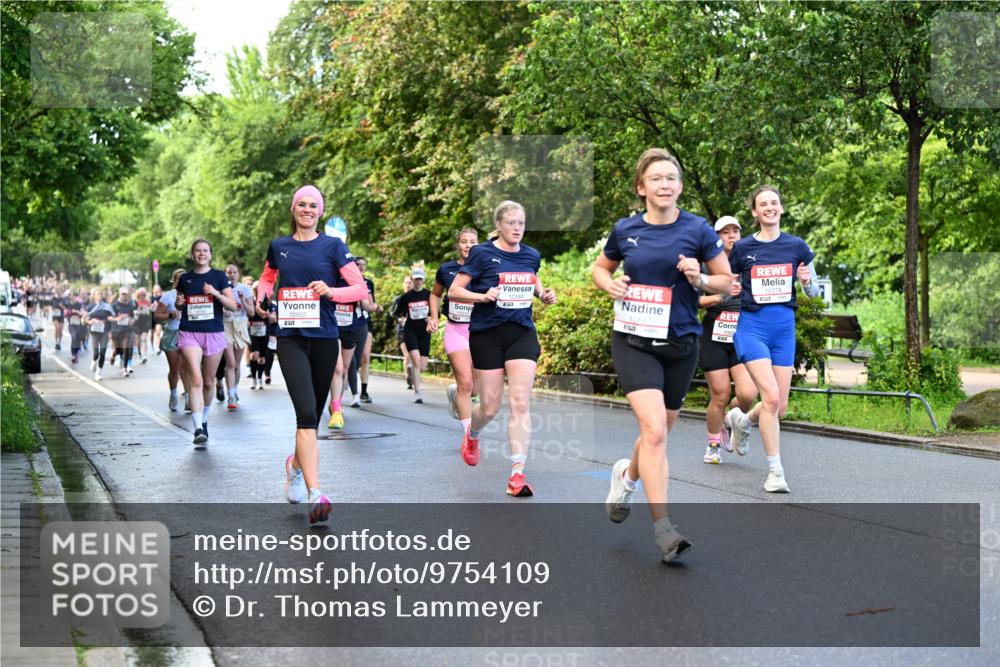 14.06.2026 - REWE Women's Run Dr. Thomas Lammeyer http://msf.ph/oto/9754109 14.06.2026 09:17:20 Laufen 1001, 10952, 10154, 10847, 10778 meine-sportfotos.de