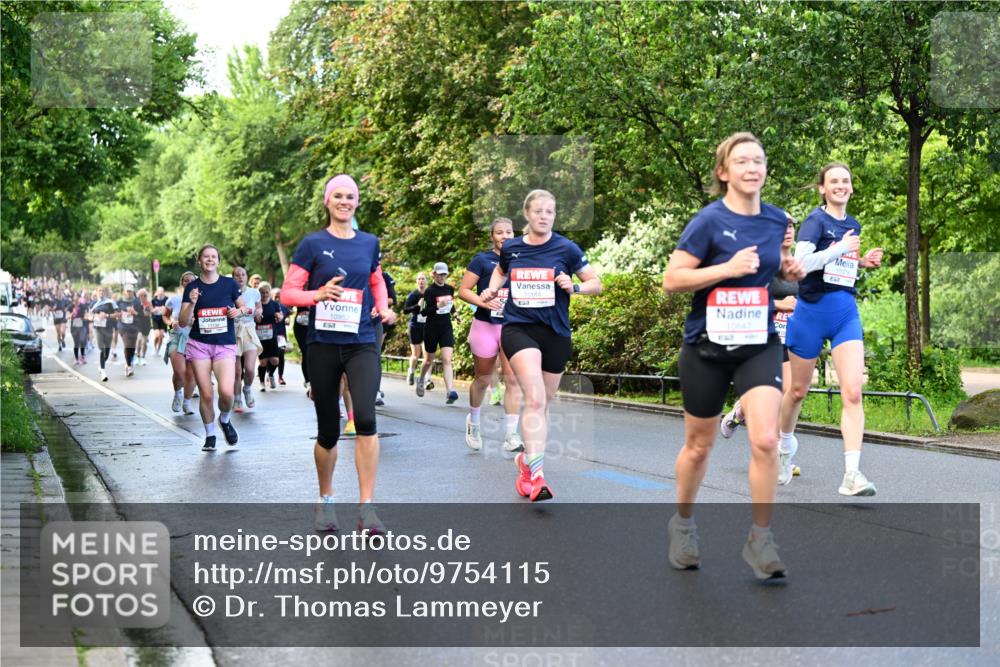 14.06.2026 - REWE Women's Run Dr. Thomas Lammeyer http://msf.ph/oto/9754115 14.06.2026 09:17:20 Laufen 10154, 10847 meine-sportfotos.de