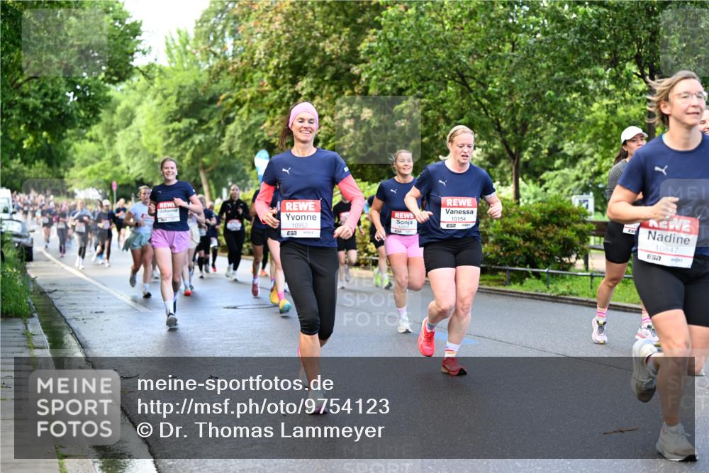 14.06.2026 - REWE Women's Run Dr. Thomas Lammeyer http://msf.ph/oto/9754123 14.06.2026 09:17:20 Laufen 10952, 10012, 10154, 10847 meine-sportfotos.de