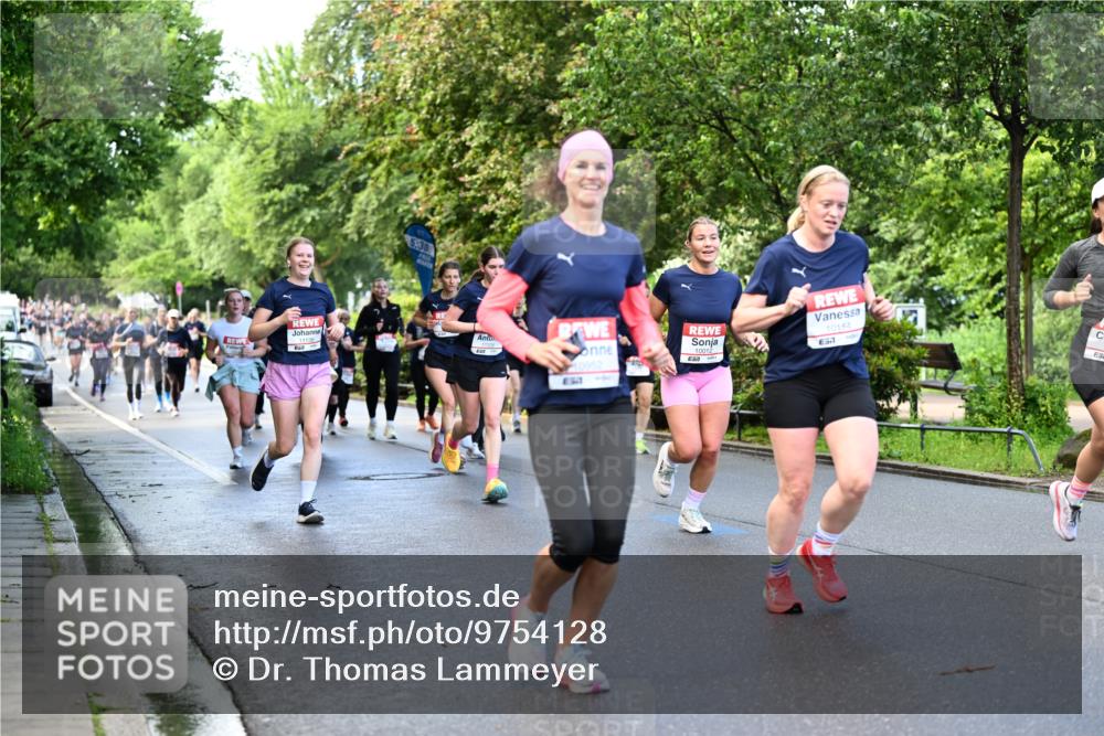 14.06.2026 - REWE Women's Run Dr. Thomas Lammeyer http://msf.ph/oto/9754128 14.06.2026 09:17:21 Laufen 5, 30, 11138, 53, 10154, 57, 10012, 857 meine-sportfotos.de