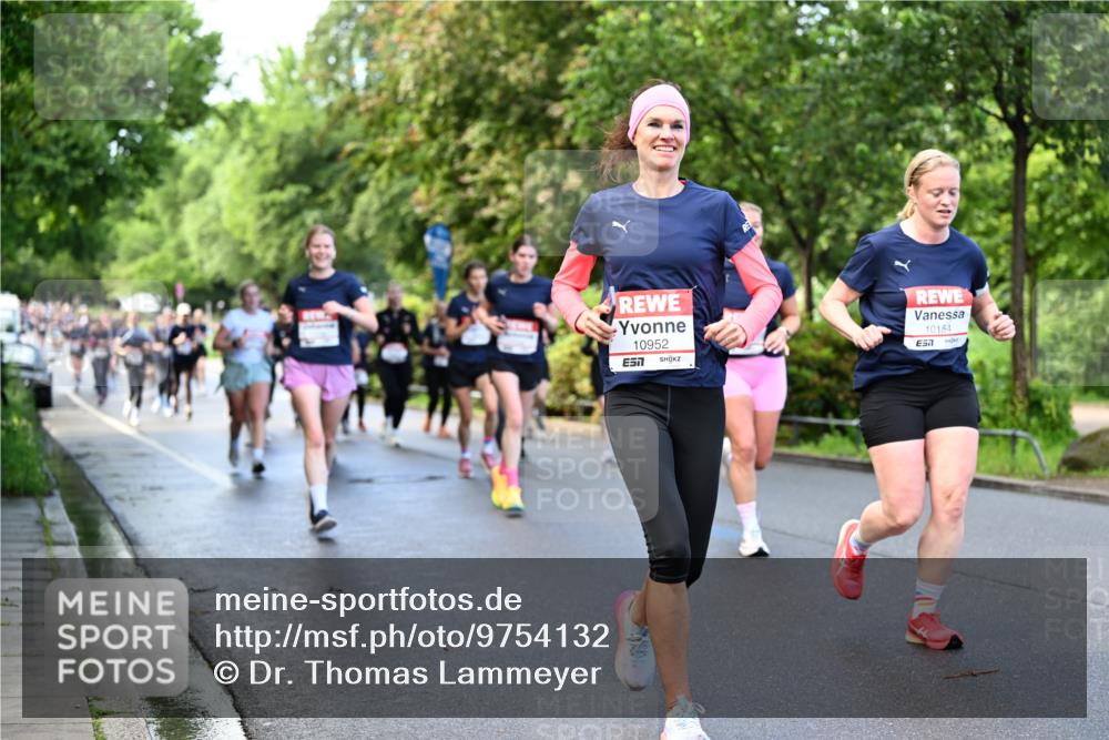 14.06.2026 - REWE Women's Run Dr. Thomas Lammeyer http://msf.ph/oto/9754132 14.06.2026 09:17:21 Laufen 10952, 10154, 7 meine-sportfotos.de