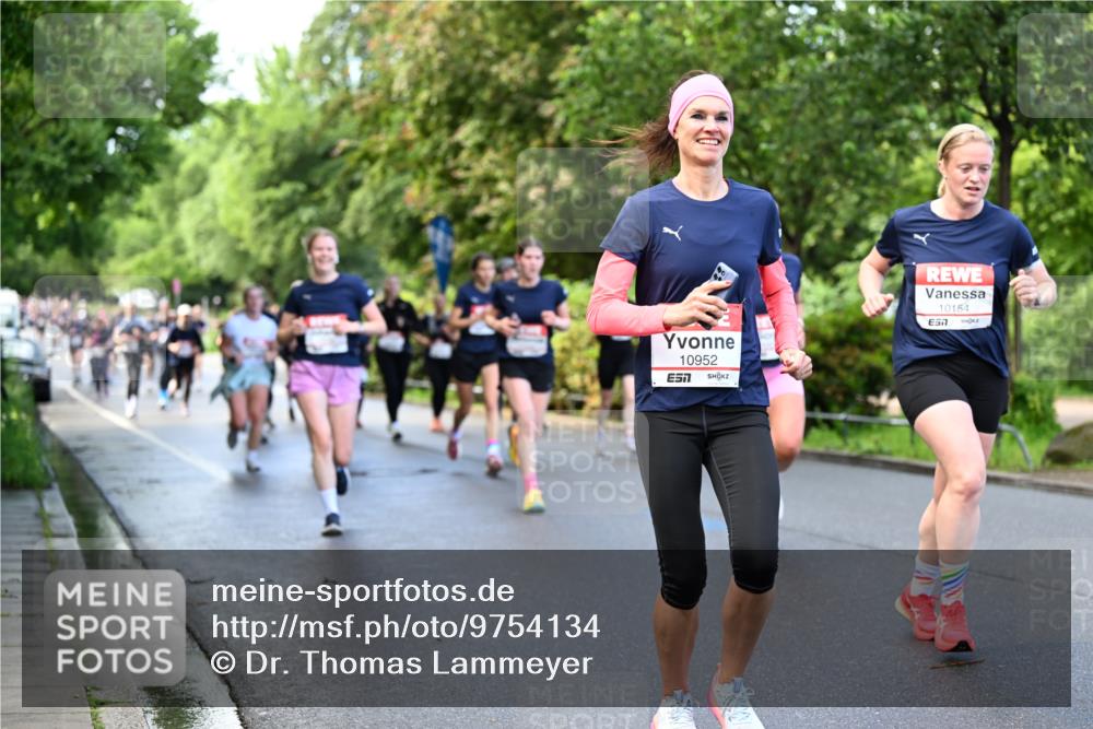 14.06.2026 - REWE Women's Run Dr. Thomas Lammeyer http://msf.ph/oto/9754134 14.06.2026 09:17:21 Laufen 10952, 10154, 57 meine-sportfotos.de