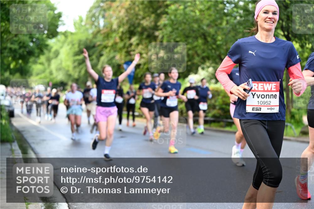 14.06.2026 - REWE Women's Run Dr. Thomas Lammeyer http://msf.ph/oto/9754142 14.06.2026 09:17:22 Laufen 10952 meine-sportfotos.de