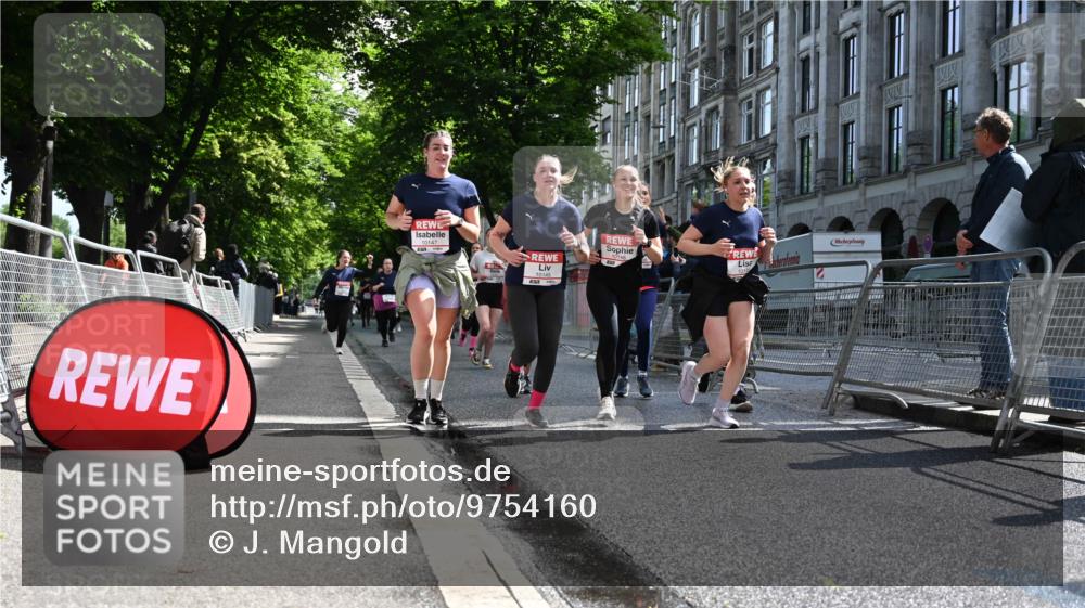 14.06.2026 - REWE Women's Run J. Mangold http://msf.ph/oto/9754160 14.06.2026 10:12:42 Ziel 10125, 10145, 10146, 10147, 10148, 10283, 10362, 10408, 10537, 10571, 11348, 11420 meine-sportfotos.de