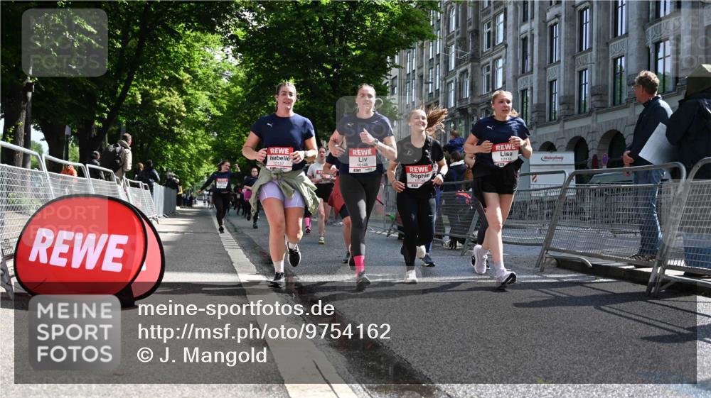 14.06.2026 - REWE Women's Run J. Mangold http://msf.ph/oto/9754162 14.06.2026 10:12:42 Ziel 10125, 10145, 10146, 10147, 10148, 10283, 10362, 10408, 10537, 10571, 11348, 11420 meine-sportfotos.de