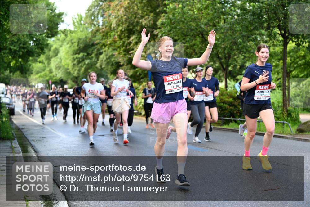 14.06.2026 - REWE Women's Run Dr. Thomas Lammeyer http://msf.ph/oto/9754163 14.06.2026 09:17:23 Laufen 11138, 51, 11335 meine-sportfotos.de
