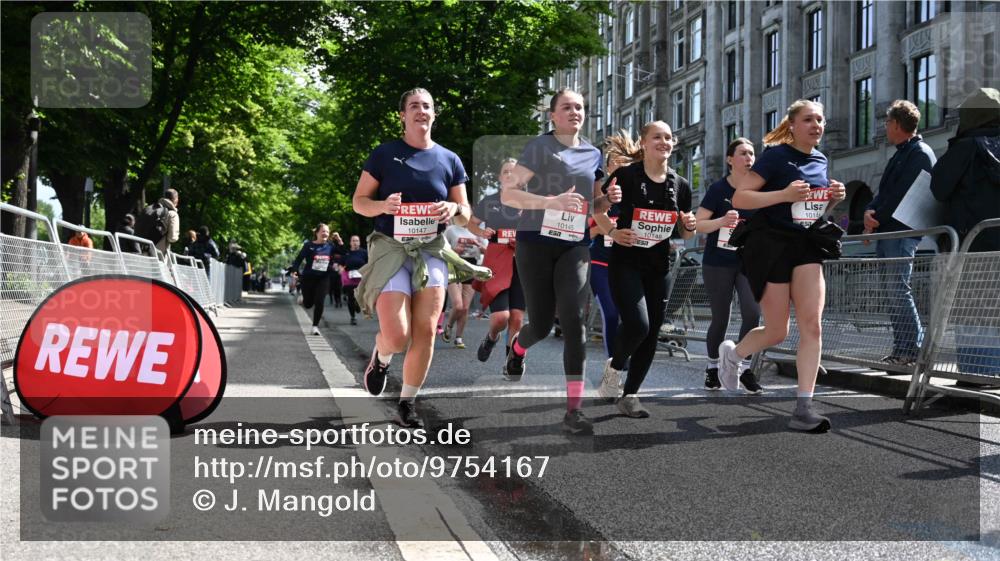 14.06.2026 - REWE Women's Run J. Mangold http://msf.ph/oto/9754167 14.06.2026 10:12:43 Ziel 10125, 10145, 10146, 10147, 10148, 10283, 10362, 10408, 10537, 10571, 10695, 11348, 11420, 11437 meine-sportfotos.de