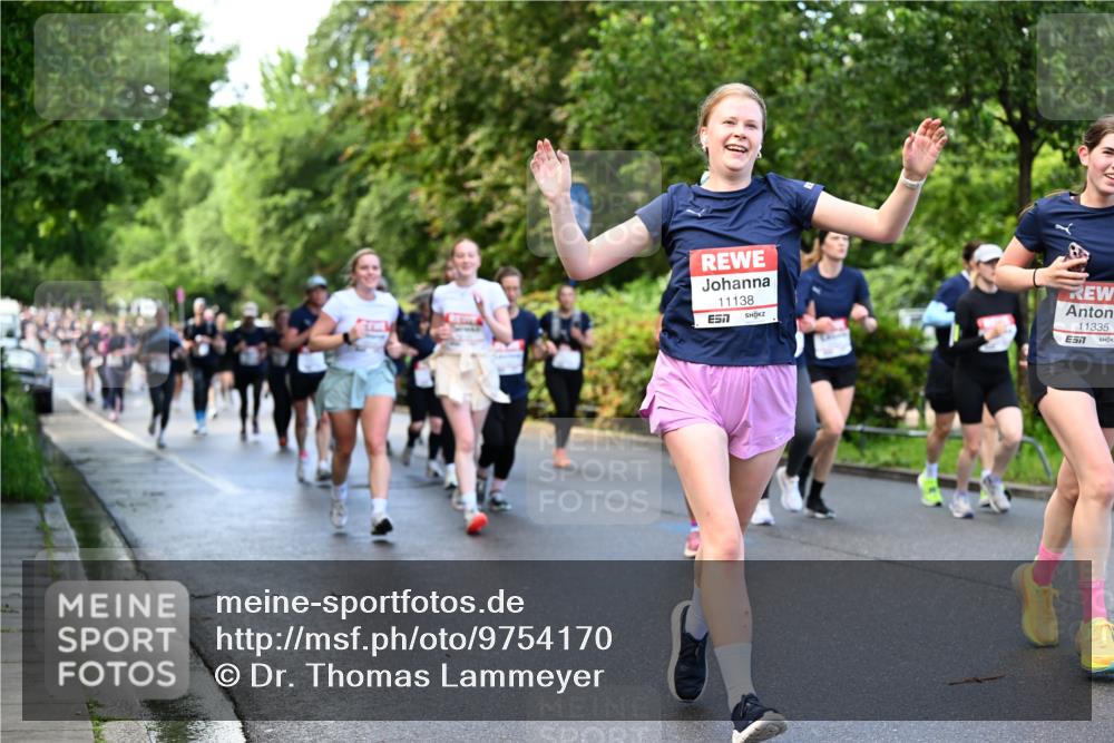 14.06.2026 - REWE Women's Run Dr. Thomas Lammeyer http://msf.ph/oto/9754170 14.06.2026 09:17:23 Laufen 11138, 7, 11335, 7 meine-sportfotos.de