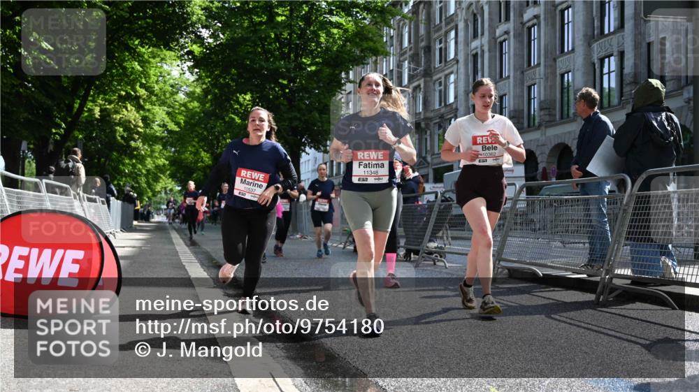 14.06.2026 - REWE Women's Run J. Mangold http://msf.ph/oto/9754180 14.06.2026 10:12:45 Ziel 10125, 10145, 10146, 10147, 10148, 10283, 10362, 10408, 10537, 10571, 10695, 11348, 11420, 11437 meine-sportfotos.de
