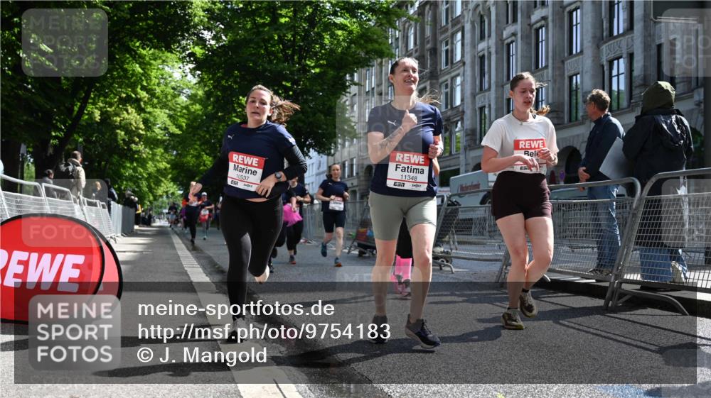 14.06.2026 - REWE Women's Run J. Mangold http://msf.ph/oto/9754183 14.06.2026 10:12:46 Ziel 10125, 10145, 10146, 10147, 10148, 10283, 10362, 10408, 10502, 10537, 10571, 10695, 11348, 11420, 11437 meine-sportfotos.de