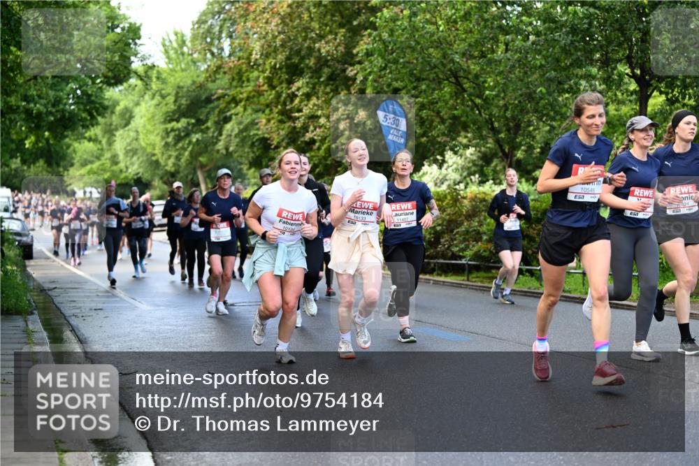 14.06.2026 - REWE Women's Run Dr. Thomas Lammeyer http://msf.ph/oto/9754184 14.06.2026 09:17:24 Laufen 5, 30, 10134, 10133, 11407, 10546, 424, 7, 7 meine-sportfotos.de
