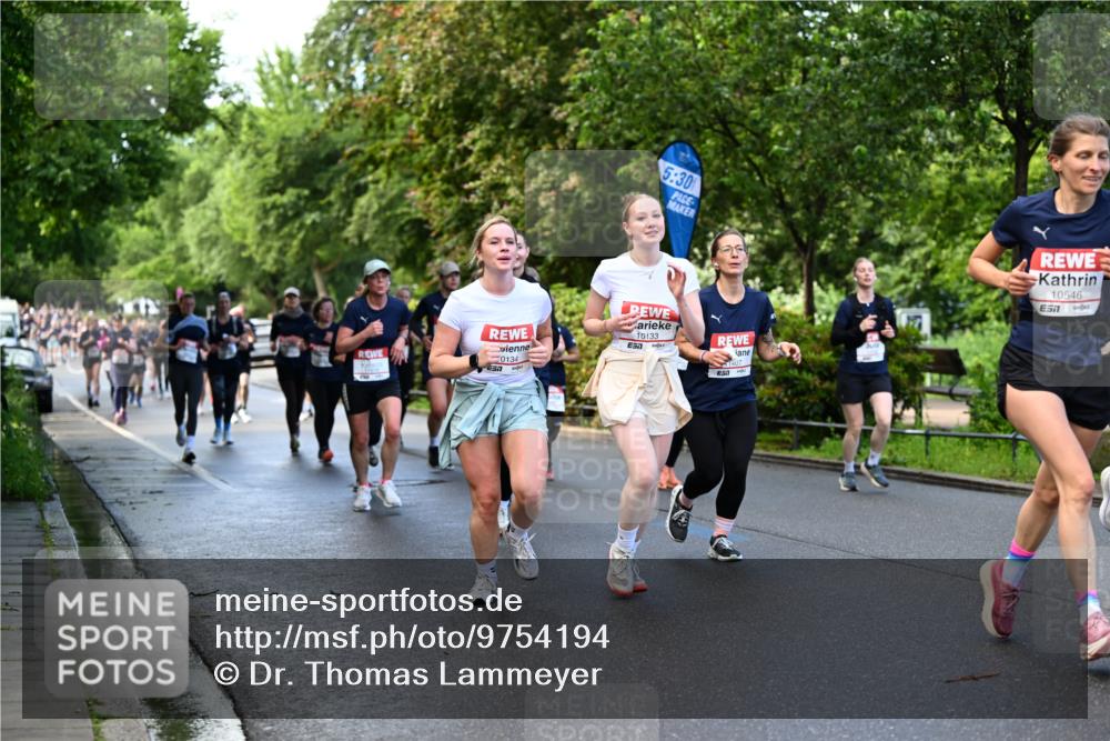 14.06.2026 - REWE Women's Run Dr. Thomas Lammeyer http://msf.ph/oto/9754194 14.06.2026 09:17:25 Laufen 5, 30, 0134, 10133, 7, 1407, 10546, 7 meine-sportfotos.de