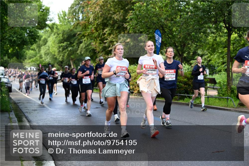 14.06.2026 - REWE Women's Run Dr. Thomas Lammeyer http://msf.ph/oto/9754195 14.06.2026 09:17:25 Laufen 5, 30, 10134, 10133, 7, 11407 meine-sportfotos.de