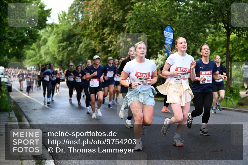 14.06.2026 - REWE Women's Run Dr. Thomas Lammeyer http://msf.ph/oto/9754203 14.06.2026 09:17:25 Laufen 10134, 5, 30, 10133, 27 meine-sportfotos.de