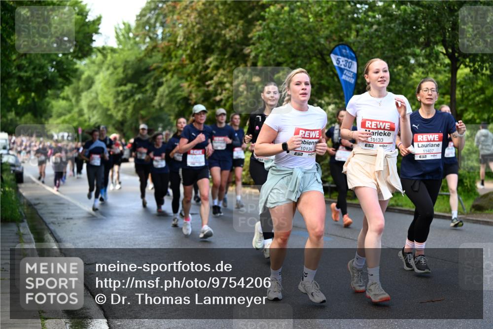 14.06.2026 - REWE Women's Run Dr. Thomas Lammeyer http://msf.ph/oto/9754206 14.06.2026 09:17:25 Laufen 5, 30, 10134, 57, 10133, 7, 11407, 7 meine-sportfotos.de