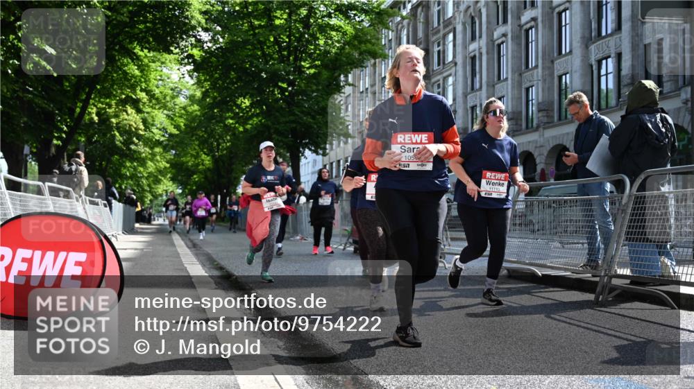 14.06.2026 - REWE Women's Run J. Mangold http://msf.ph/oto/9754222 14.06.2026 10:12:52 Ziel 10186, 10283, 10297, 10502, 10695, 11113, 11143, 11166, 11340, 11437 meine-sportfotos.de