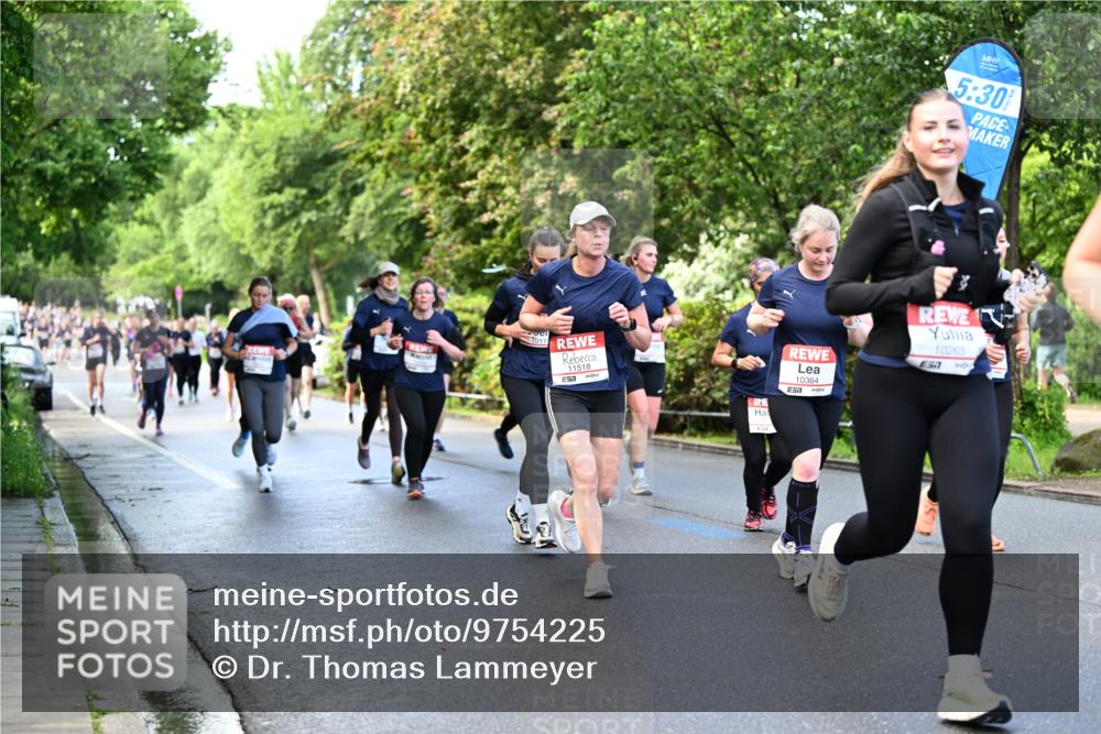 14.06.2026 - REWE Women's Run Dr. Thomas Lammeyer http://msf.ph/oto/9754225 14.06.2026 09:17:27 Laufen 011, 11518, 7, 10364, 7, 5, 30, 10265, 7 meine-sportfotos.de