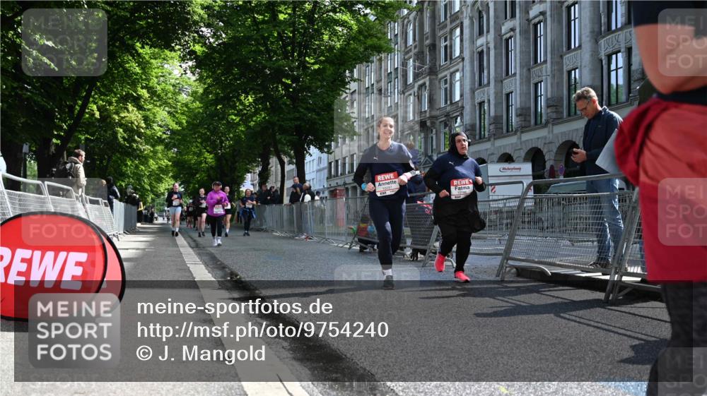14.06.2026 - REWE Women's Run J. Mangold http://msf.ph/oto/9754240 14.06.2026 10:12:54 Ziel 10186, 10297, 10502, 11113, 11143, 11166, 11340 meine-sportfotos.de