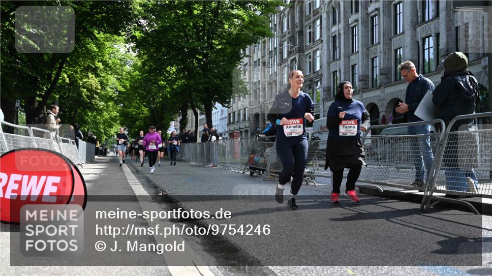 14.06.2026 - REWE Women's Run J. Mangold http://msf.ph/oto/9754246 14.06.2026 10:12:55 Ziel 10186, 10297, 10366, 10502, 10507, 11113, 11143, 11166, 11340, 11458 meine-sportfotos.de